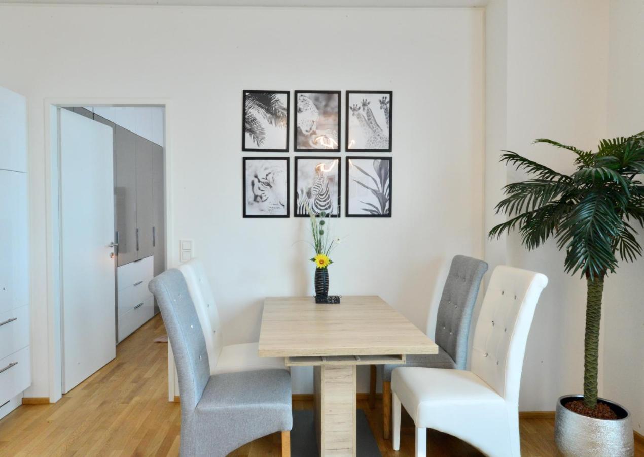 Apartment Skyscraper-feeling With Parking Nearby *