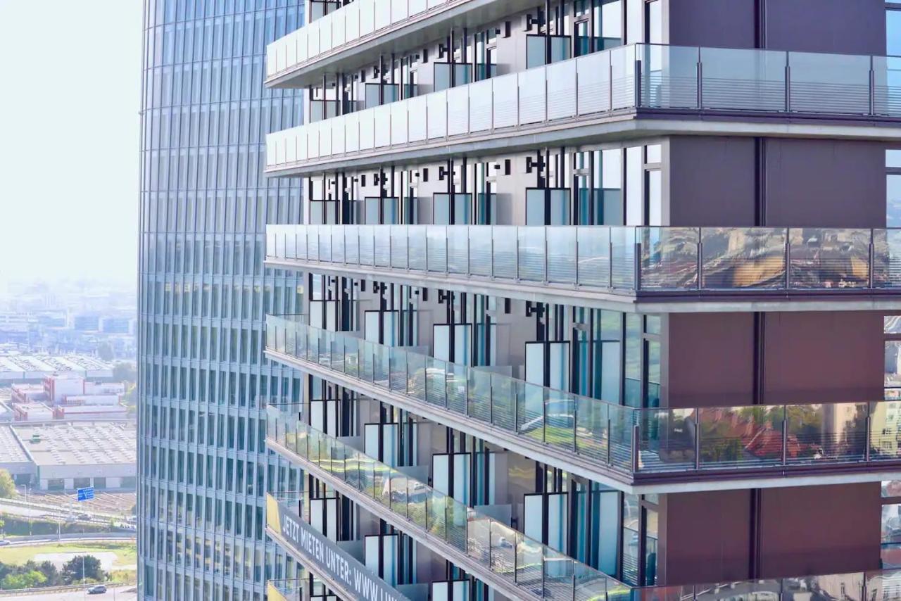 Skyscraper-feeling With Parking Nearby